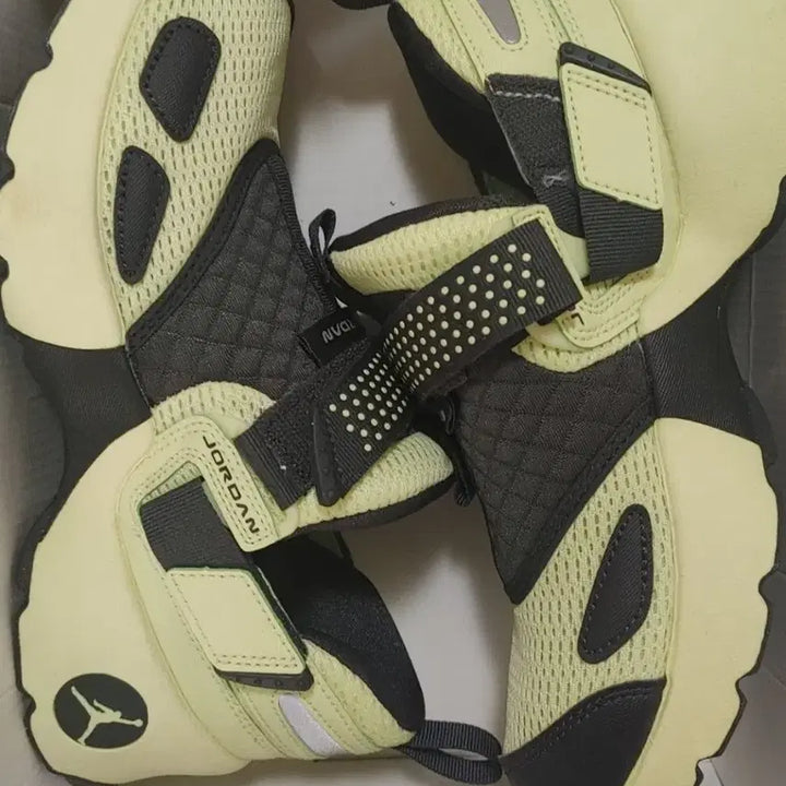 [BUNJANG] Nike Air Jordan Trainer "Luminous Green" / 새상품)나이키 에어조던 트러너 루미너스 그린 HQ2164 302