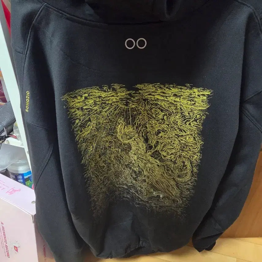 [BUNJANG] Songzio Black Embroidered Hoodie Size 48 / 송지오 블랙 자수 후드티 실착2회 48사이즈 팔아요