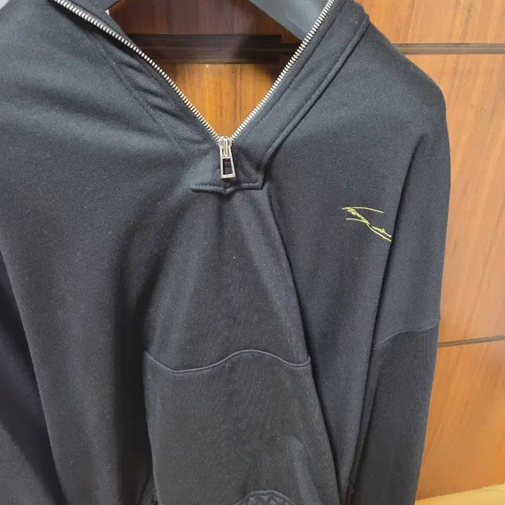 [BUNJANG] Songzio Black Embroidered Hoodie Size 48 / 송지오 블랙 자수 후드티 실착2회 48사이즈 팔아요