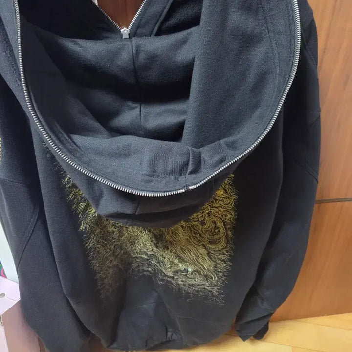 [BUNJANG] Songzio Black Embroidered Hoodie Size 48 / 송지오 블랙 자수 후드티 실착2회 48사이즈 팔아요