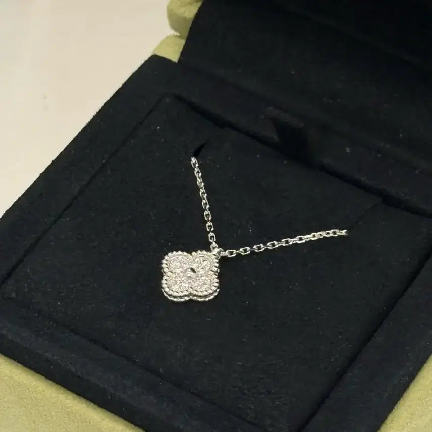 [BUNJANG] Van Cleef &amp; Arpels Sweet Alhambra Pendant Necklace / 반클리프 아펠 스위트 알함브라입니다 목걸이