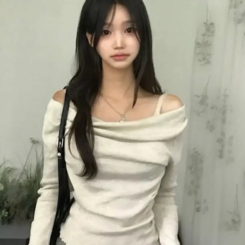 [BUNJANG] Drape Layered Shirring Off-Shoulder Wavy Knit / 유색 드레이프 레이어드 셔링 오프숄더 물결 니트