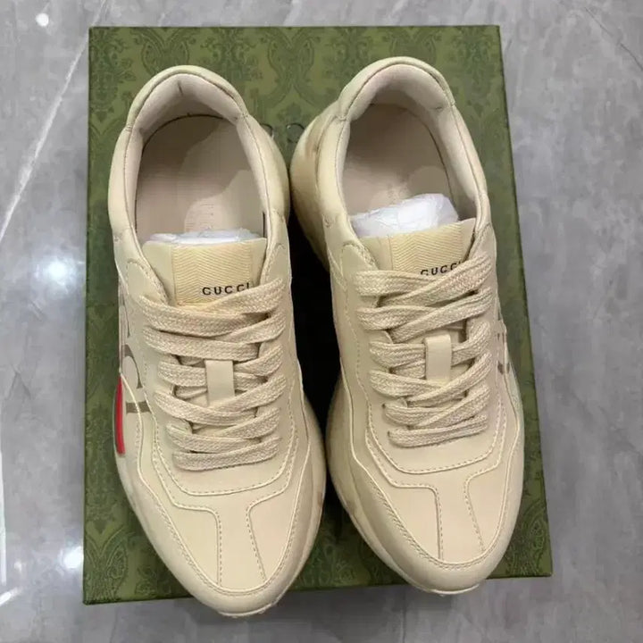 [BUNJANG] Gucci Ivory Sneakers Size 38 (240mm) / 구찌 스니커즈 아이보리색 사이즈240 38