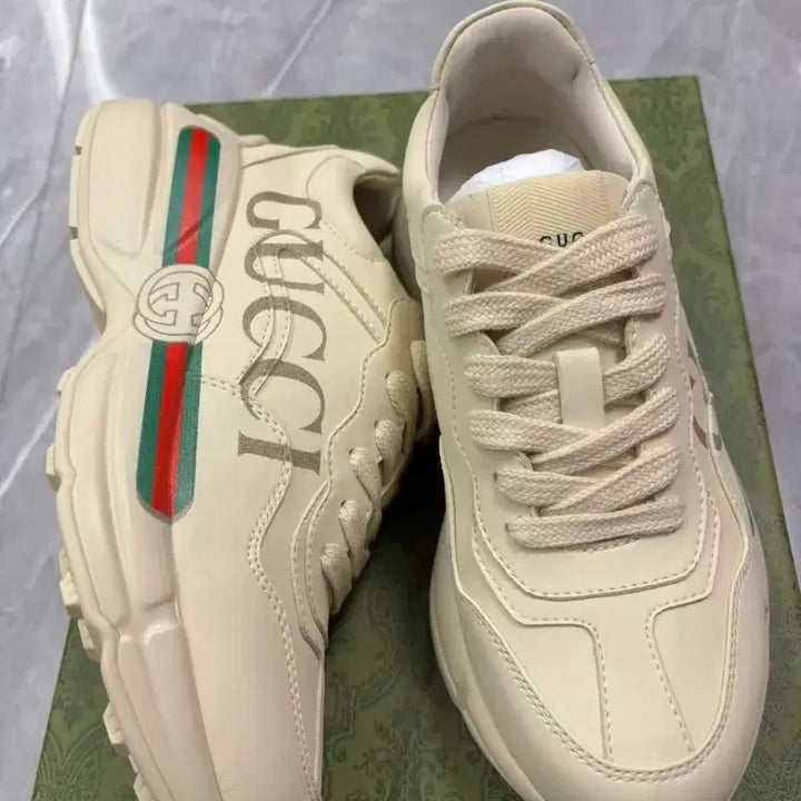 [BUNJANG] Gucci Ivory Sneakers Size 38 (240mm) / 구찌 스니커즈 아이보리색 사이즈240 38