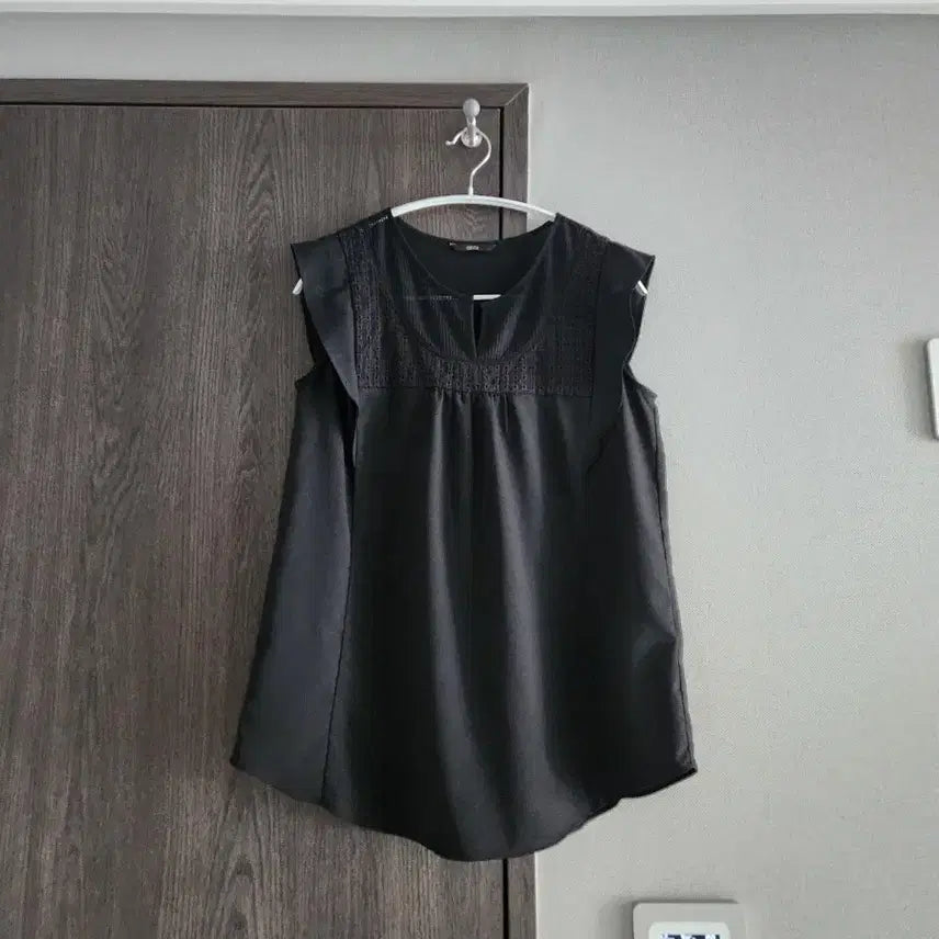 [BUNJANG] ab.f.z Sleeveless Blouse &amp; Le Toa Collar Knit Bundle Set / ab.f.z 민소매 블라우스 66 (코튼80%)