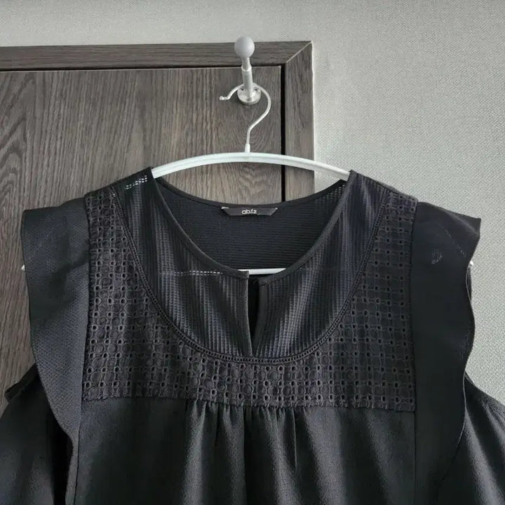 [BUNJANG] ab.f.z Sleeveless Blouse &amp; Le Toa Collar Knit Bundle Set / ab.f.z 민소매 블라우스 66 (코튼80%)