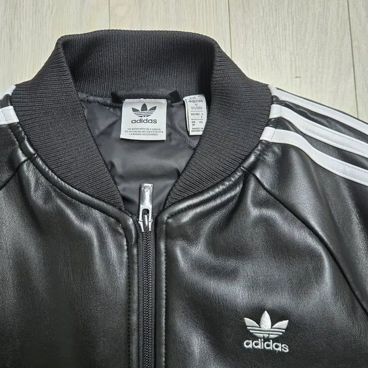 [BUNJANG] Adidas SST Pleather Loose Padded Jacket / 아디다스 SST 플레더 루즈 패디드 자켓
