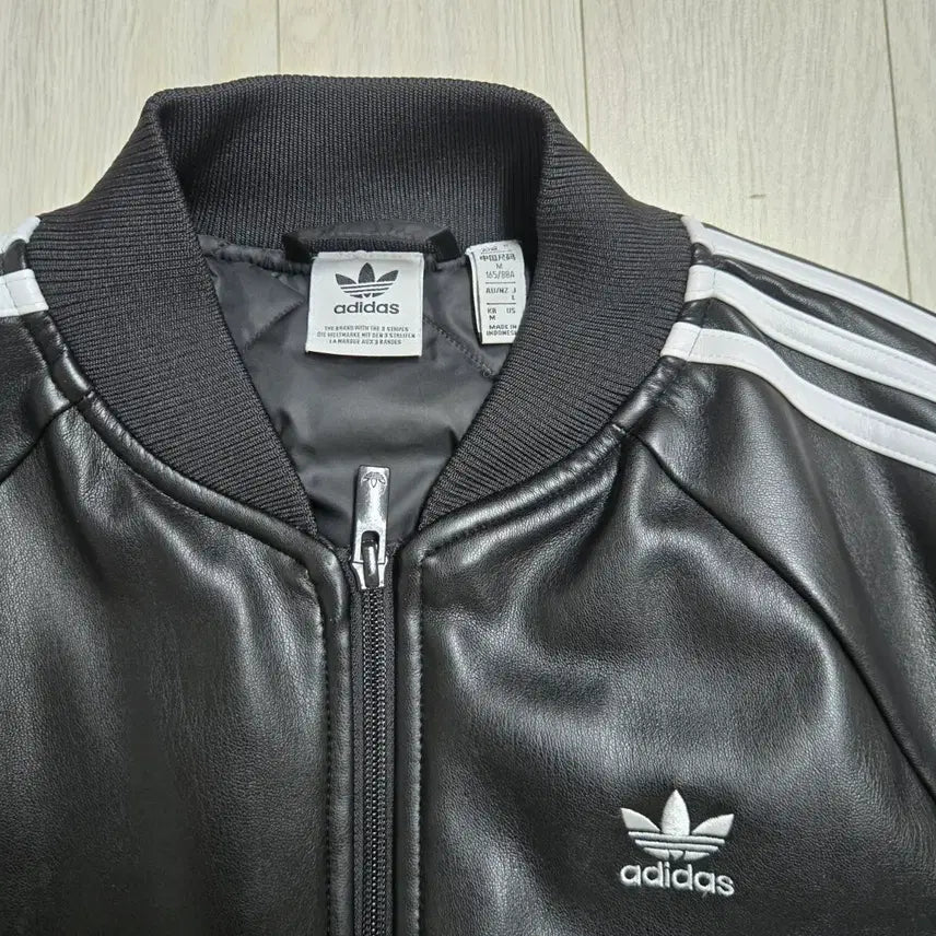 [BUNJANG] Adidas SST Pleather Loose Padded Jacket / 아디다스 SST 플레더 루즈 패디드 자켓