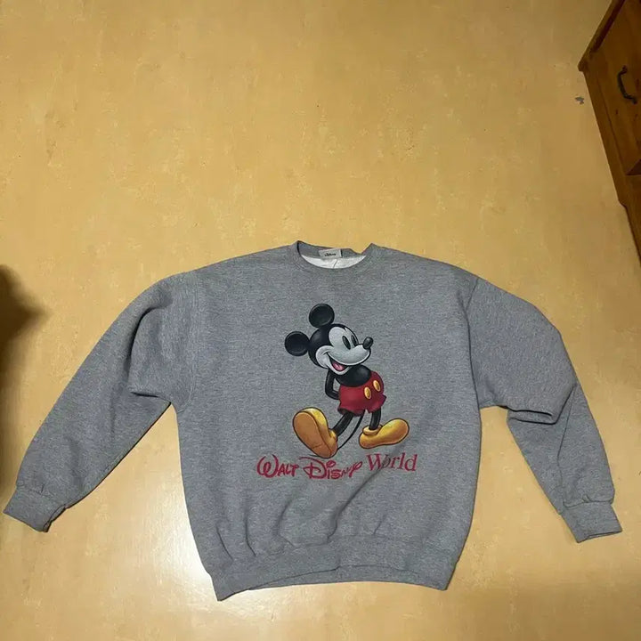 [BUNJANG] Disney Mickey Mouse Sweatshirt Grey Size 105 / 디즈니 월드 미키마우스 맨투맨 회색 105
