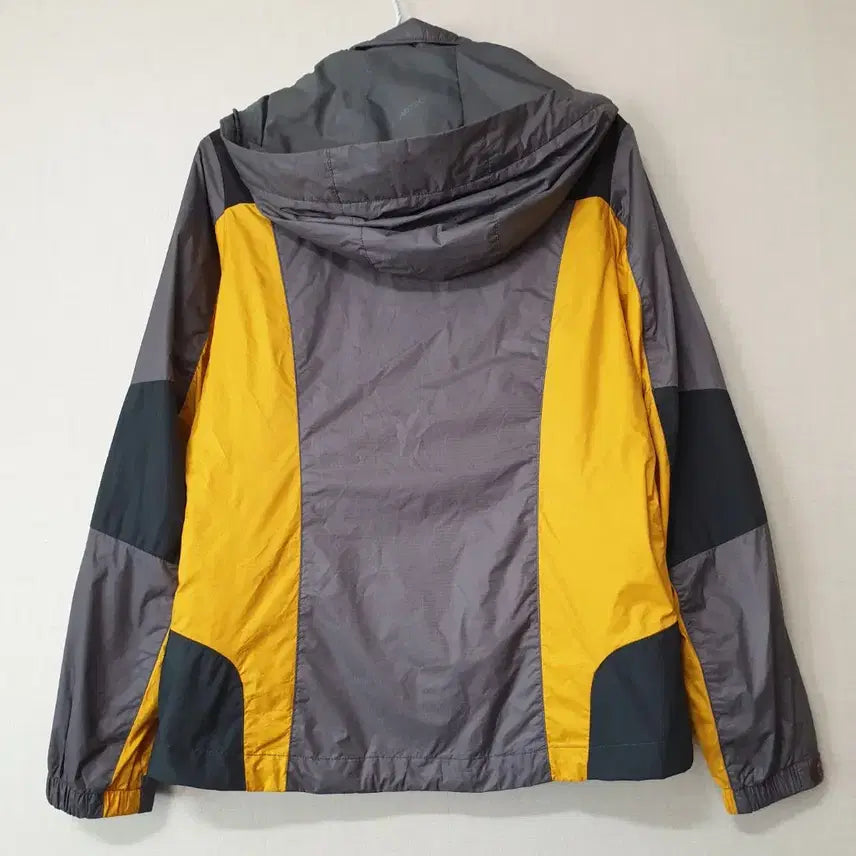 [BUNJANG] Discovery Expedition Windbreaker Size 90 / 디스커버리 바람막이 90사이즈