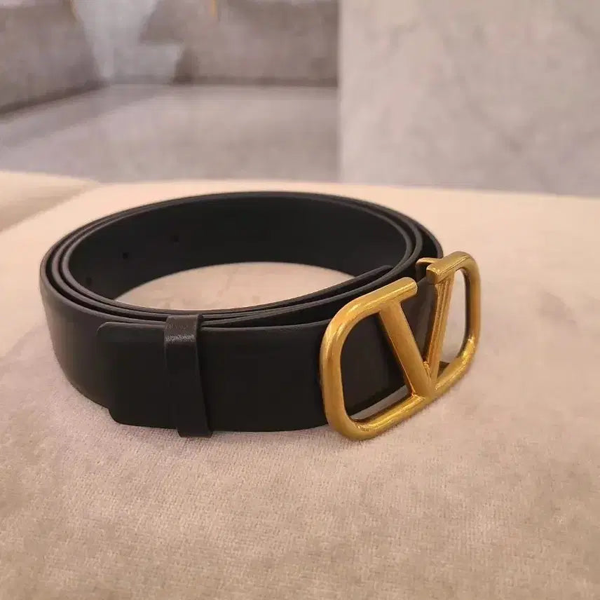 [BUNJANG] Valentino Black Leather Gold Buckle Belt / 발렌티노 벨트