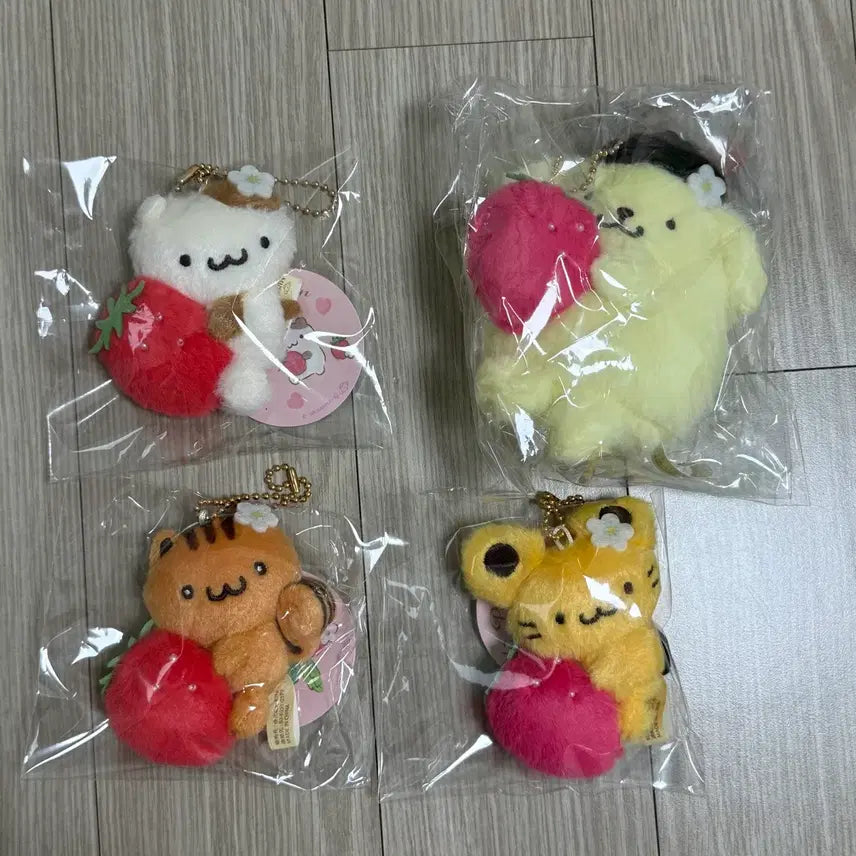 [BUNJANG] Pompompurin Ichigo Strawberry Series Muffin Bagel Scone Set / 폼폼푸린 이치고 딸기 시리즈 머핀 베이글 스콘