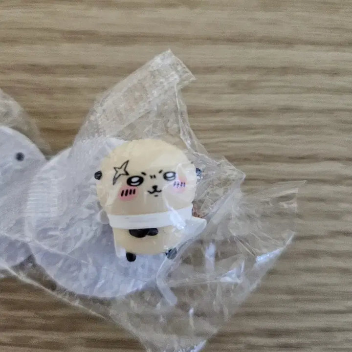[BUNJANG] Chiikawa Choco Egg Rakko Figure / 치이카와 초코에그 랏코 피규어