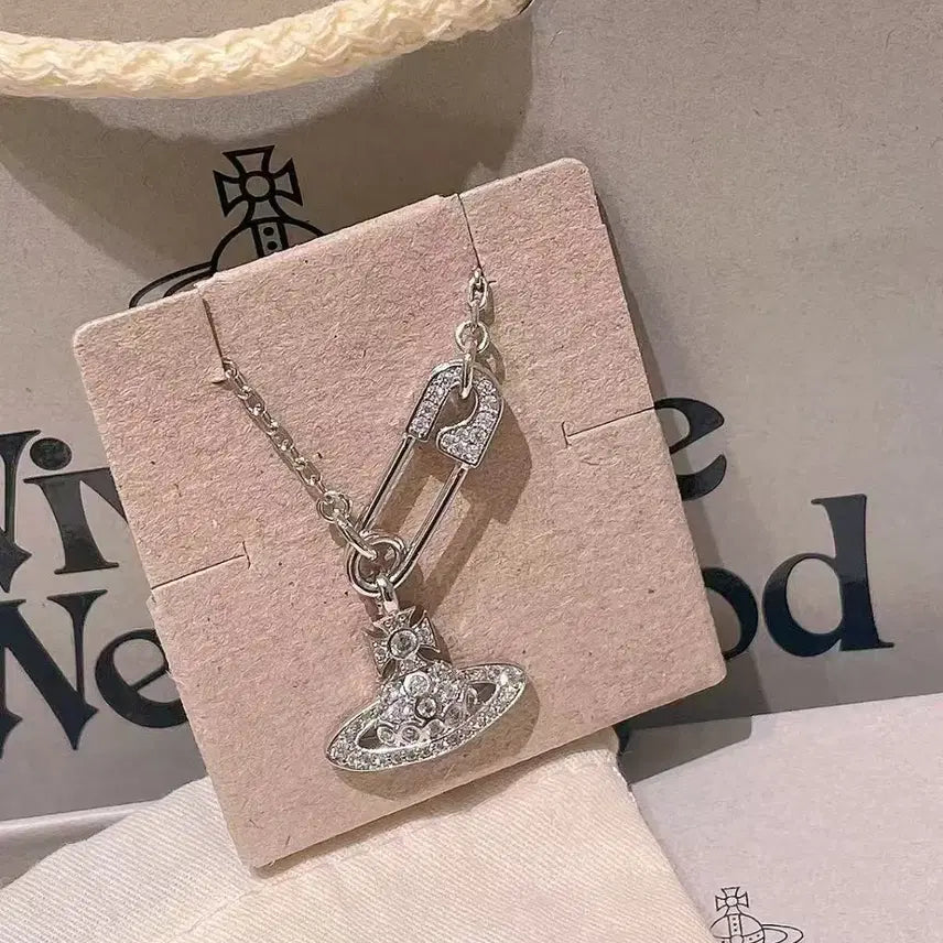 [BUNJANG] Vivienne Westwood Silver Safety Pin Necklace with Case / 비비안웨스트우드 목걸이