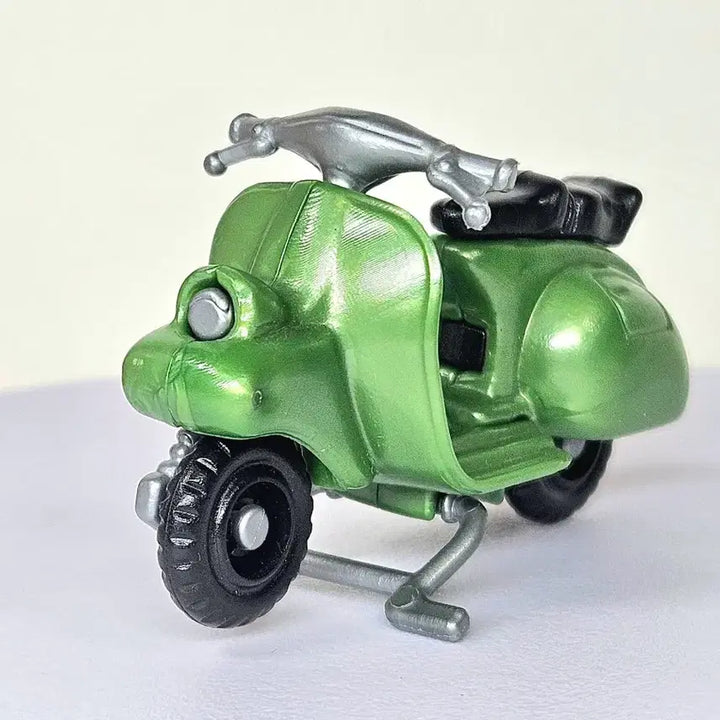 [BUNJANG] Kinder Surprise Vespa Scooter S-76 (2005) / 2005년 [킨더조이] 베스파 스쿠터
