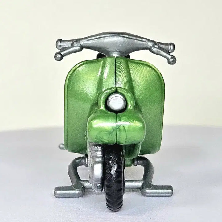 [BUNJANG] Kinder Surprise Vespa Scooter S-76 (2005) / 2005년 [킨더조이] 베스파 스쿠터
