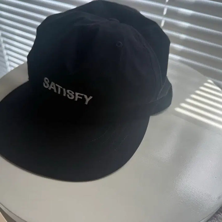 [BUNJANG] OS Satisfy Peace Shell 5-Panel Pinch Cap Black Running Hat / [OS] satisfy 새티스파이 러닝 모자