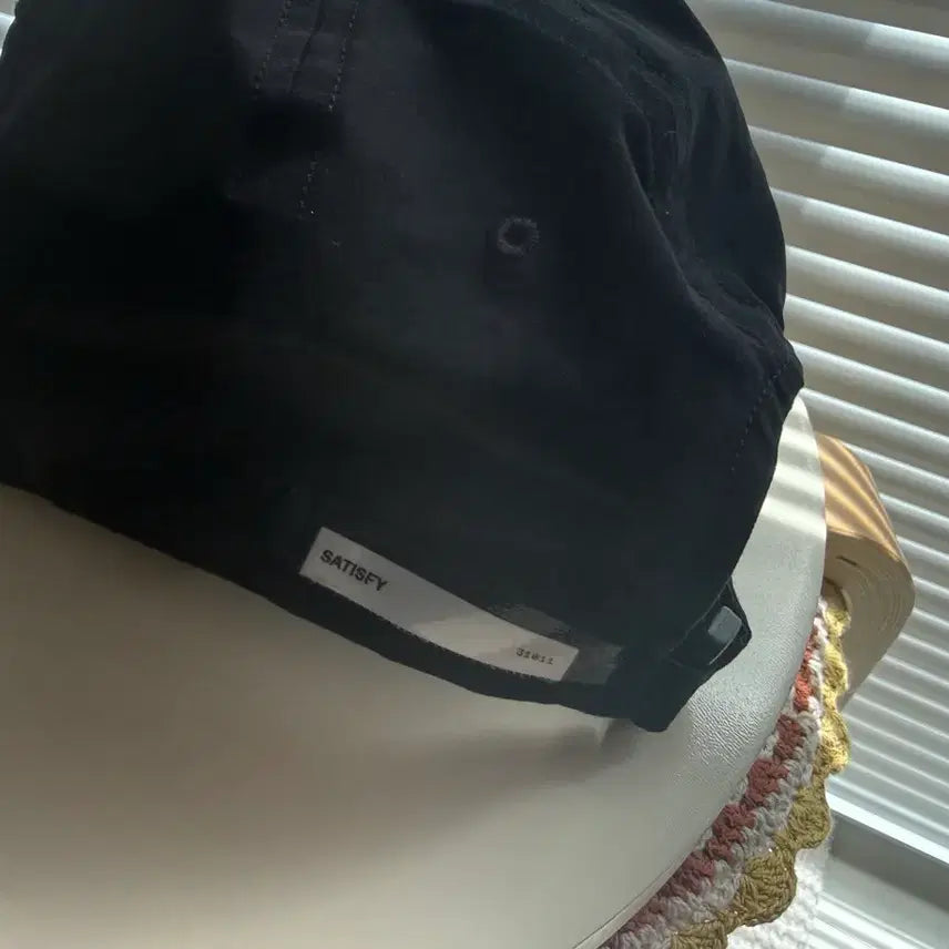 [BUNJANG] OS Satisfy Peace Shell 5-Panel Pinch Cap Black Running Hat / [OS] satisfy 새티스파이 러닝 모자