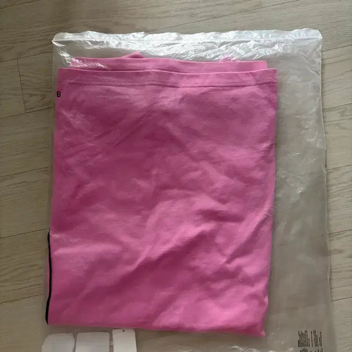 [BUNJANG] Balenciaga Pink Paris Soccer T-Shirt Size 4 / 발렌시아가 싸커 티셔츠 핑크 파리 4사이즈