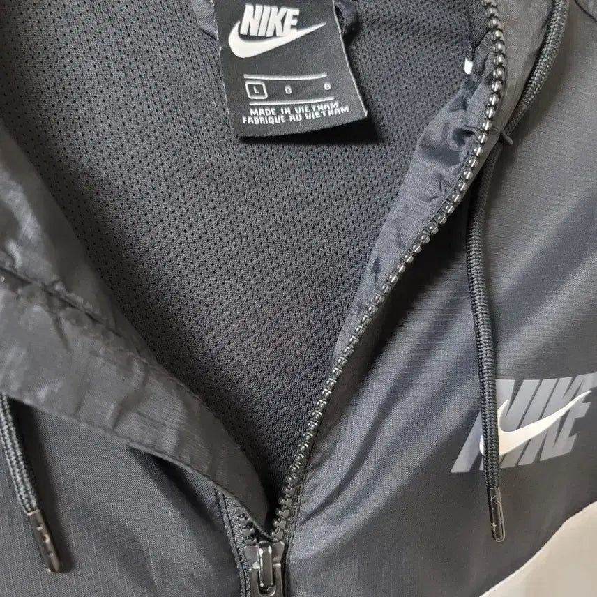 [BUNJANG] Nike Big Swoosh Windbreaker Hoodie Jacket L / 나이키 빅스우시 바람막이 후드집업 자켓 100 L