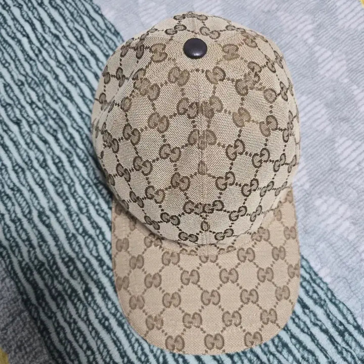 [BUNJANG] Gucci GG Logo Baseball Cap / 구찌 GG 로고 볼캡 모자