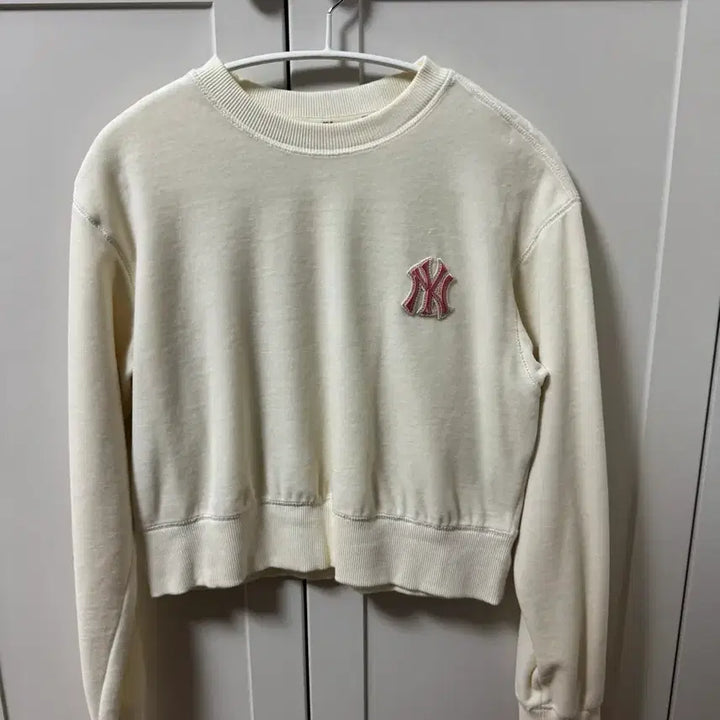 [BUNJANG] MLB New York Yankees Cropped Sweatshirt / mlb 엠엘비 크롭 맨투맨