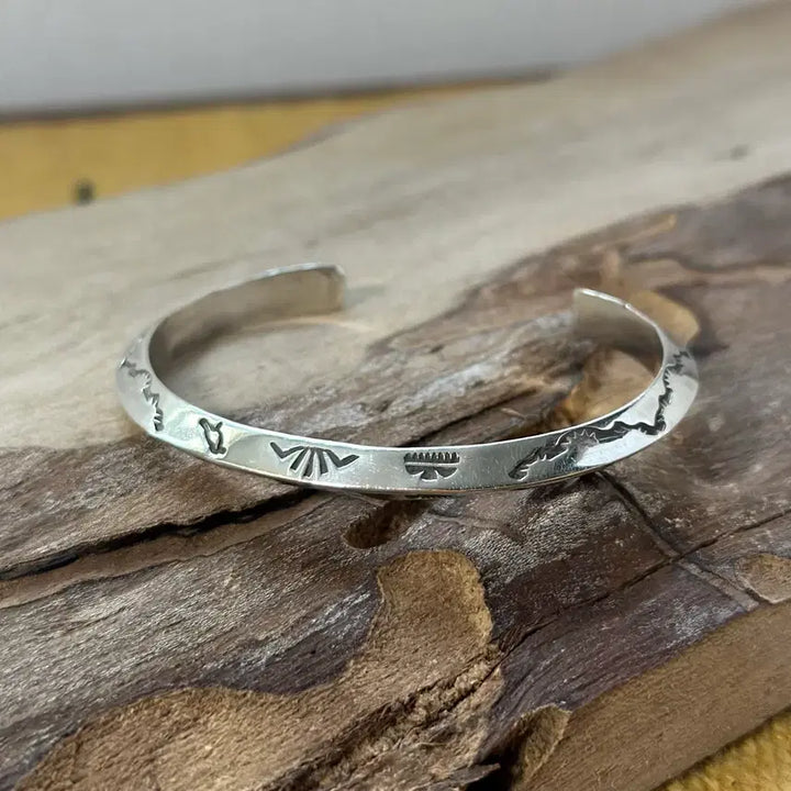 [BUNJANG] Navajo Guy Hoskie Sterling Silver Stamp Work Cuff Bracelet / 네이티브아메리칸 인디언주얼리 나바호 Guy hoskie 심볼 커프