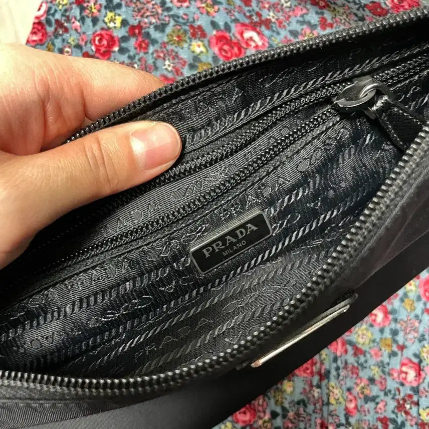 [BUNJANG] Prada Strap Pouch/Clutch (1NH545) / 프라다스트랩파우치/클러치 (1NH545)