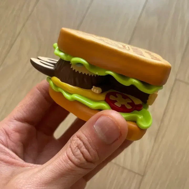 [BUNJANG] Pop Mart Labubu "Suspicious Convenience Store" Sandwich Figure / 팝마트 라부부 샌드위치 피규어