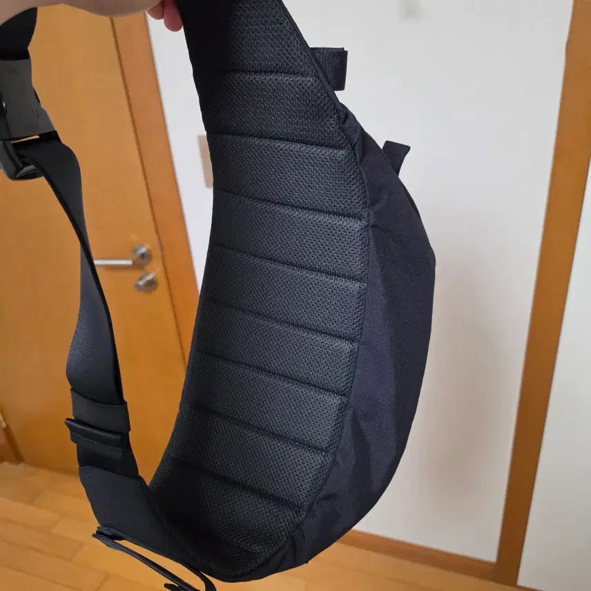 [BUNJANG] Freewheelers Ultima Thule Half Dome Fanny Pack Black / 프리휠러스 울티마툴레 하프돔 패니팩 블랙