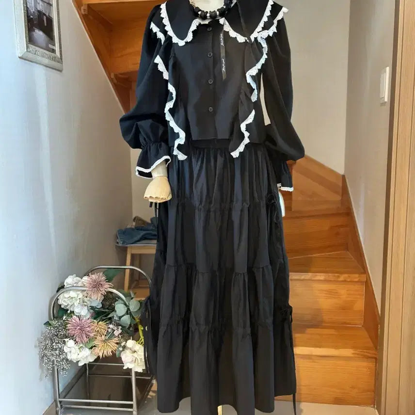 [SOLD OUT] 블랙 레이스 블라우스 &amp; 캉캉 롱 스커트