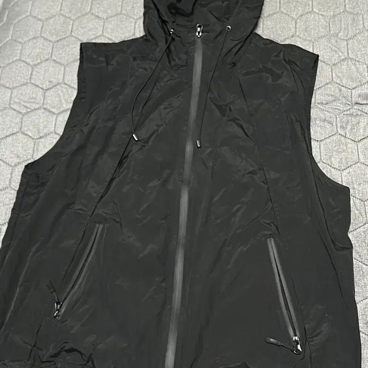 [BUNJANG] Trillion Nylon Hooded Vest Black / 트릴리온 나일론 후드 베스트