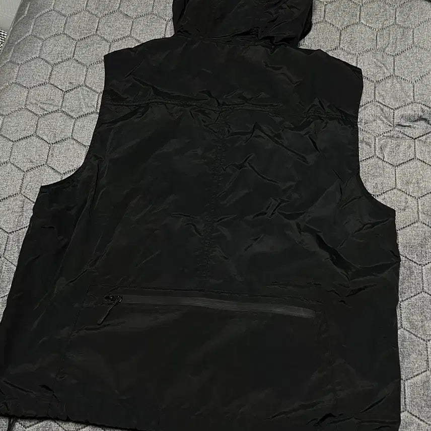 [BUNJANG] Trillion Nylon Hooded Vest Black / 트릴리온 나일론 후드 베스트