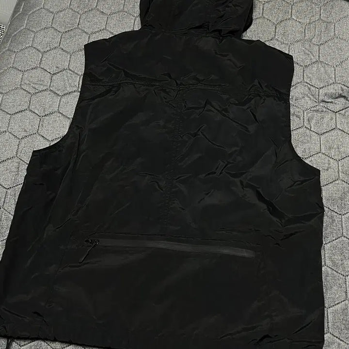 [BUNJANG] Trillion Nylon Hooded Vest Black / 트릴리온 나일론 후드 베스트