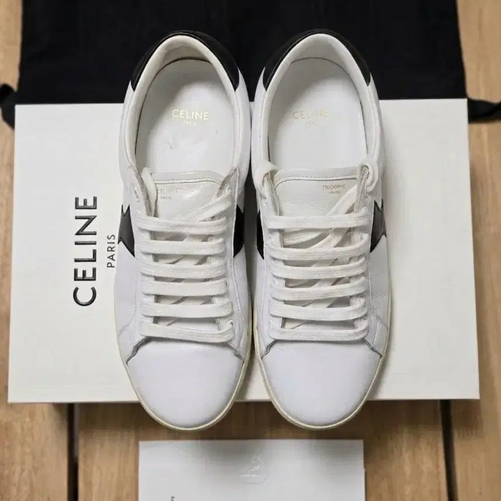 [BUNJANG] Celine Triomphe Leather Sneakers (Full Box) / 셀린느 트리오페 레더 스니커즈 (풀박스)