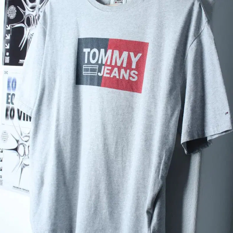 [BUNJANG] Tommy Hilfiger Big Logo Gray T-shirt / W(M-L) 타미힐피거 반팔 티셔츠 빅로고 그레이 올드스쿨-18657