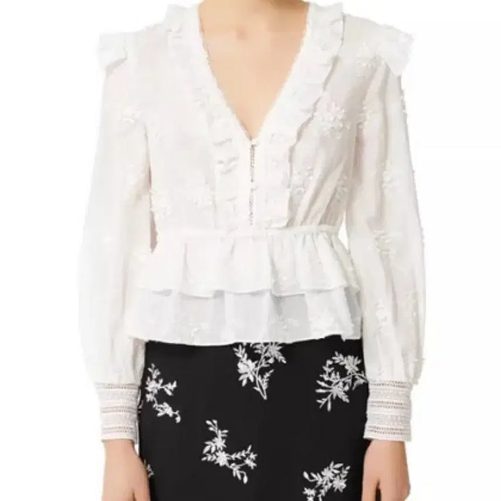 [BUNJANG] Maje Lace V-Neck Blouse / 마쥬 블라우스