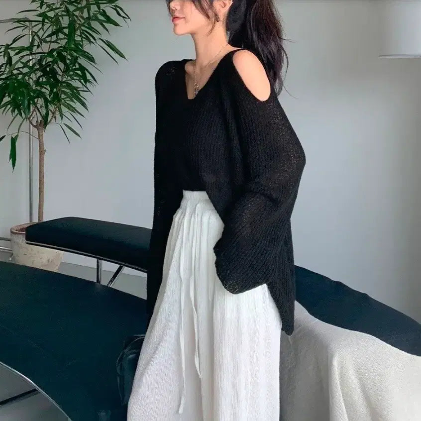 [BUNJANG] Open Shoulder Slit Knit - Black / 