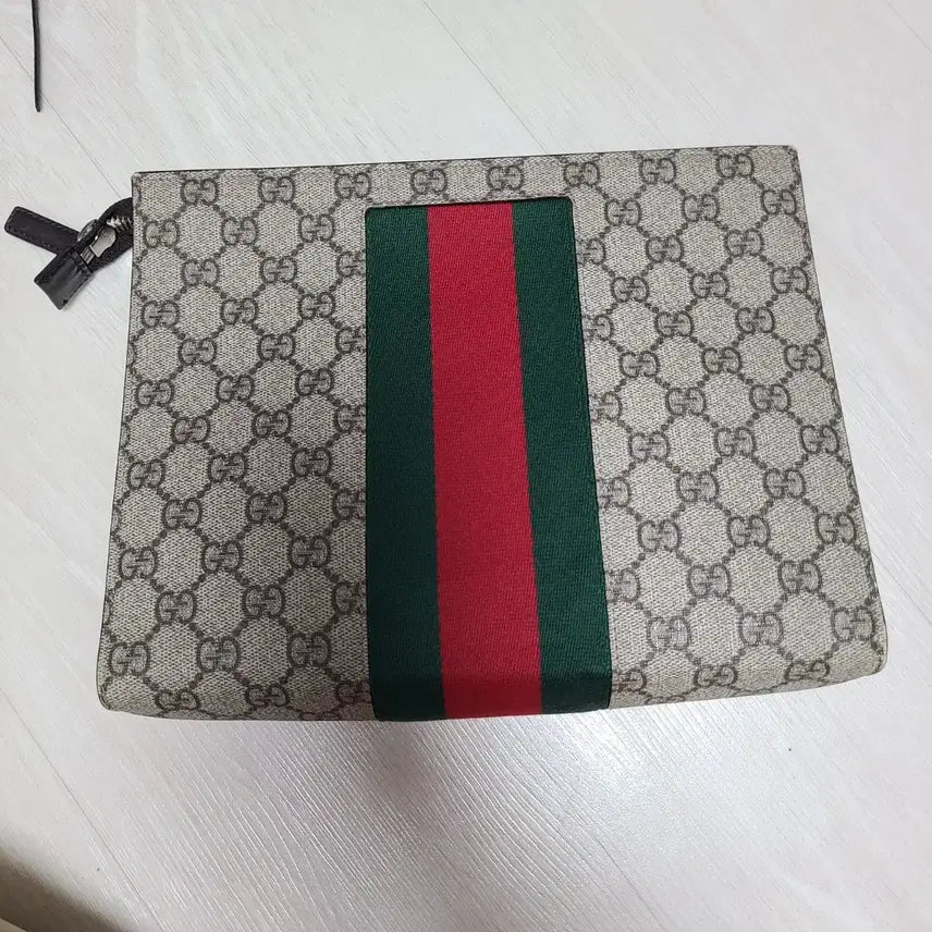 [BUNJANG] Gucci GG Supreme Clutch Bag / 구찌 GG 수프림  클러치백