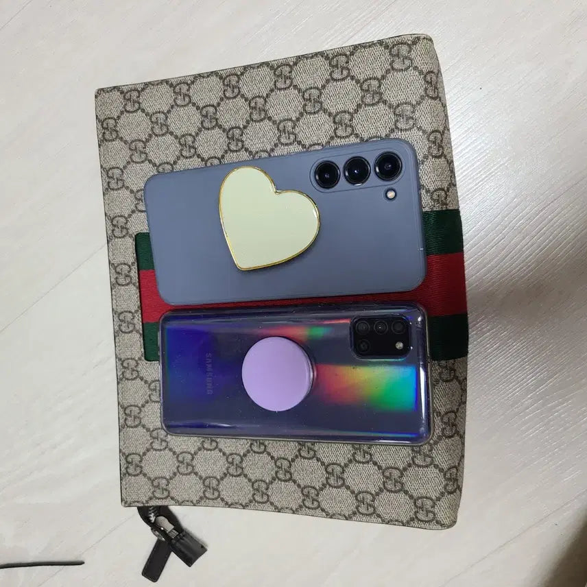[BUNJANG] Gucci GG Supreme Clutch Bag / 구찌 GG 수프림  클러치백