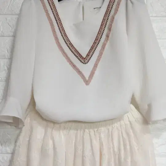 [BUNJANG] Embroidered Lace Skirt and Blouse Set / 예쁜 자수 레이스 치마와 블라우스