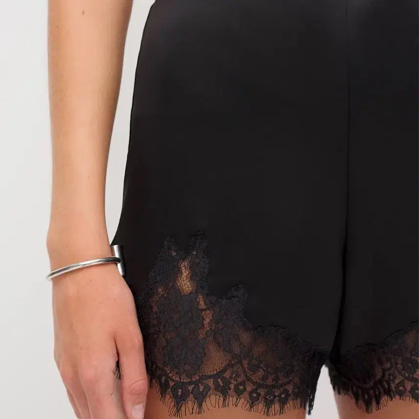 [BUNJANG] Reformation Fern Satin Lace Shorts Black / Reformation 리포메이션 Fern 새틴 레이스 쇼츠 S, 블랙