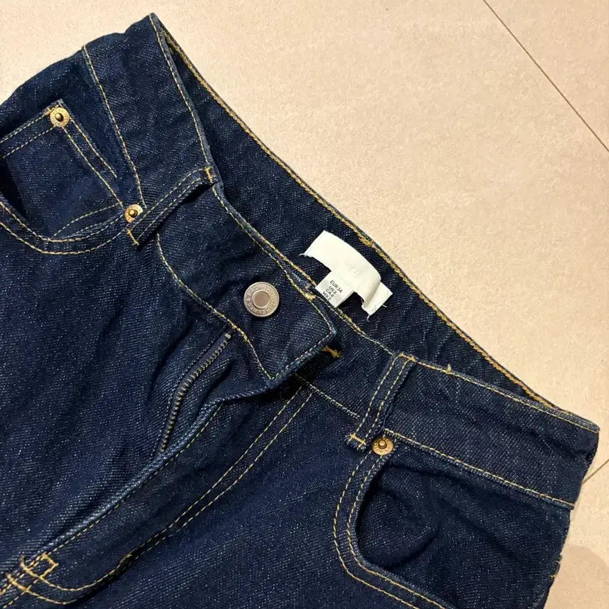 [BUNJANG] H&amp;M Dark Blue Raw Denim Semi-Wide Straight Long Jeans / H&amp;M 다크 블루 생지 세미 와이드 일자 롱 데님