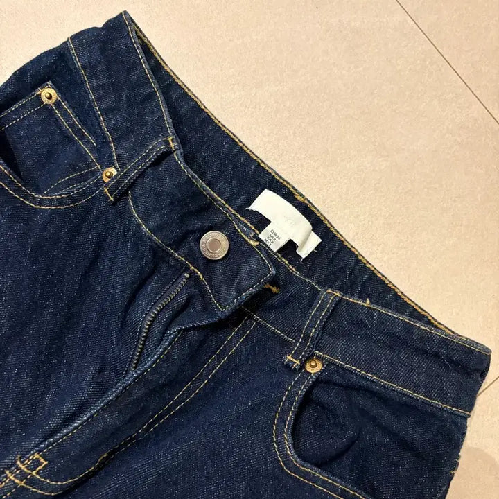 [BUNJANG] H&amp;M Dark Blue Raw Denim Semi-Wide Straight Long Jeans / H&amp;M 다크 블루 생지 세미 와이드 일자 롱 데님