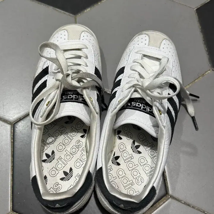 [BUNJANG] Adidas Japan Cloud White Sneakers / 아디다스  재팬 클라우드 화이트