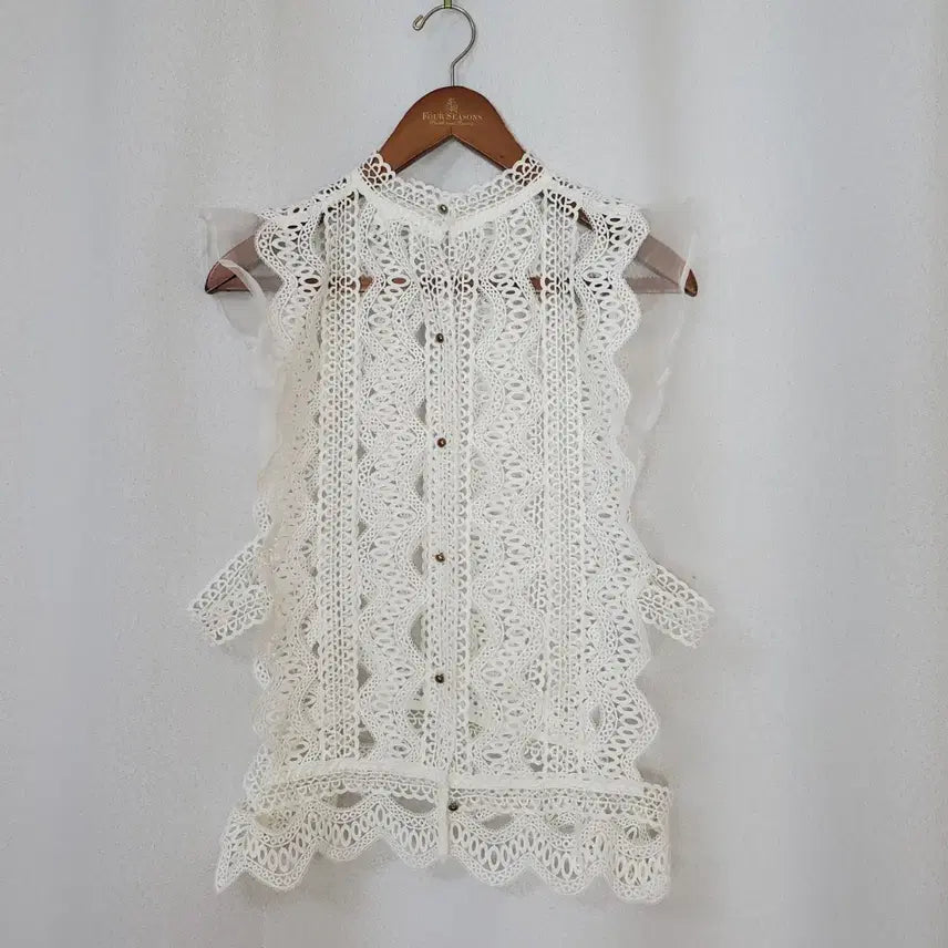 [BUNJANG] AweSom Crochet Lace Vest Free Size / (새제품)AweSom어썸 크로셰 레이스조끼 free