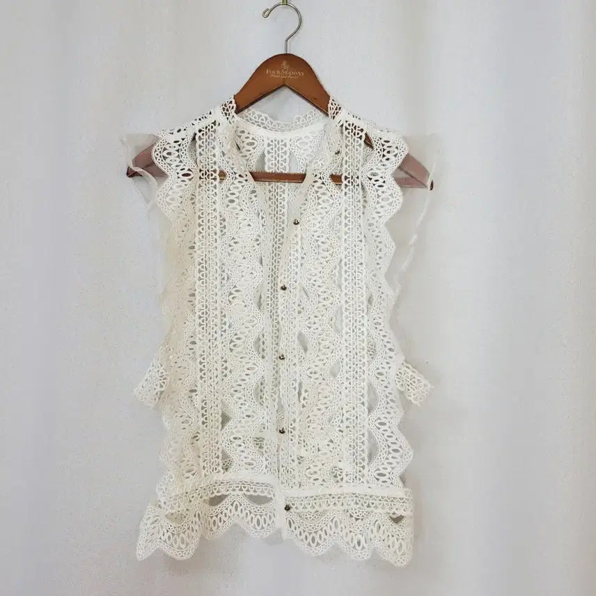 [BUNJANG] AweSom Crochet Lace Vest Free Size / (새제품)AweSom어썸 크로셰 레이스조끼 free