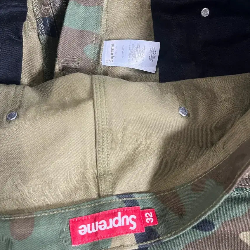 [BUNJANG] Supreme Jacquard Logo Double Knee Denim Painter Jeans Woodland Camo / 크림풀구성) 슈프림 자카드 로고 더블 니 데님 페인터 진 우드랜드 카모