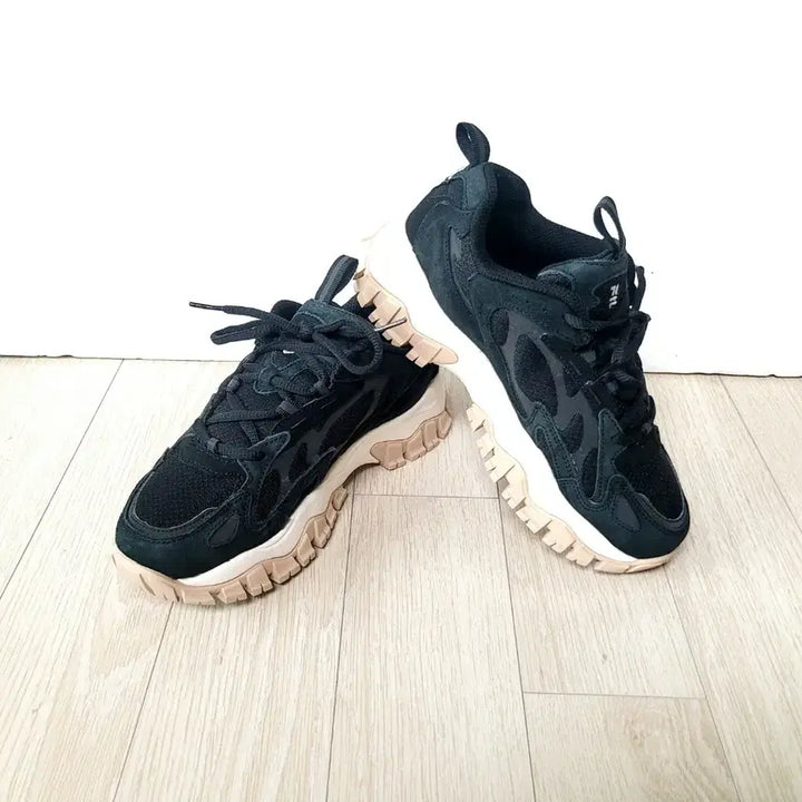 [BUNJANG] Fila Chunky Sneakers (Height Increasing) / 휠라 운동화(어글리슈즈) 키높이 (225~230가능)