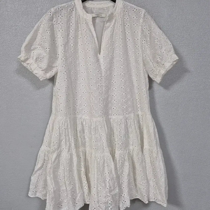[BUNJANG] CEREAL Punching Lace Short Sleeve Mini Dress / CEREAL 펀칭 레이스 반팔 미니 원피스 55~66